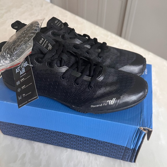 Varsity Shoes - NIB Varsity Ascend 2.0 Cheerleading shoes